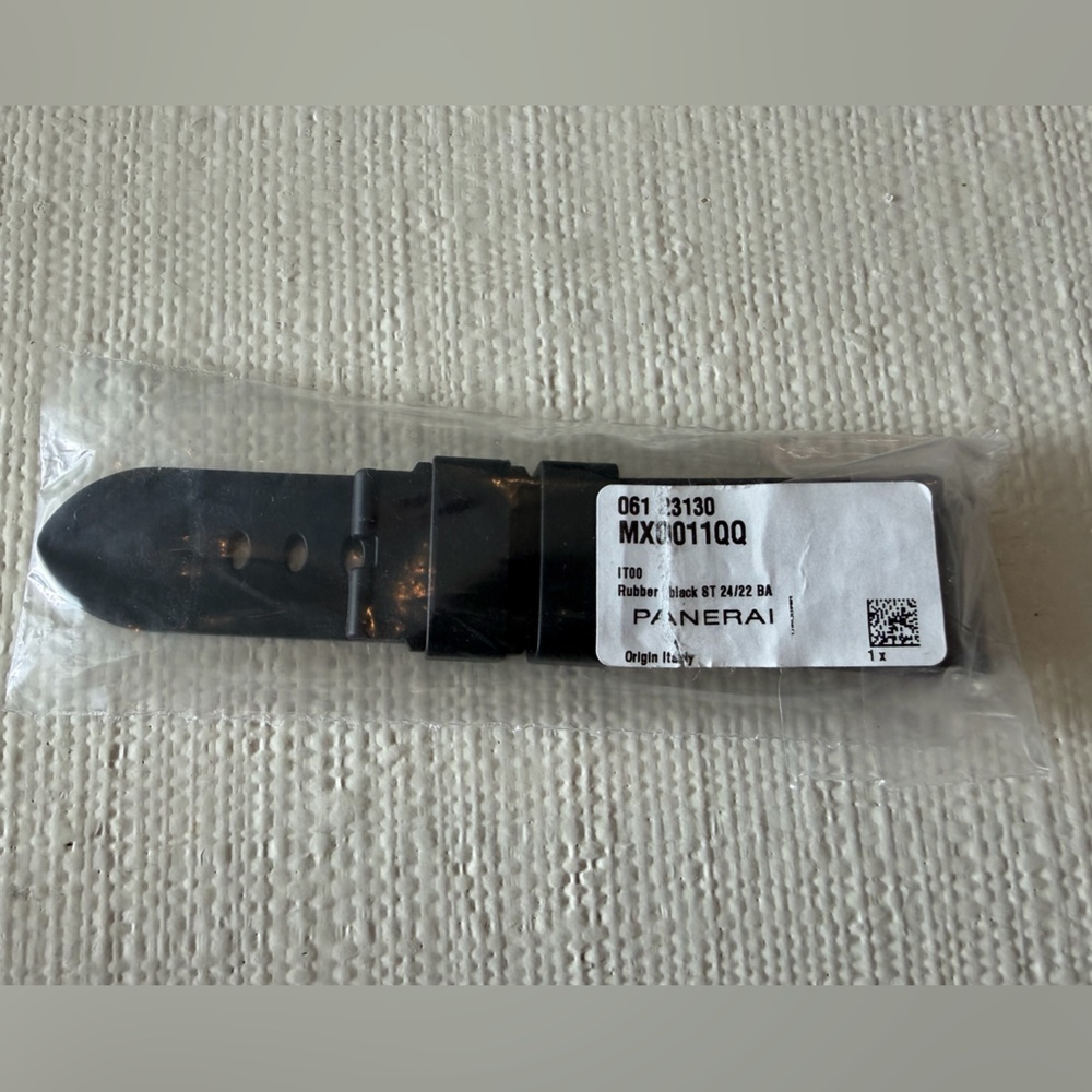 Panerai Black Rubber Strap Accessory MX0011QQ - BRAND NEW in Bag - Picture 4 of 16